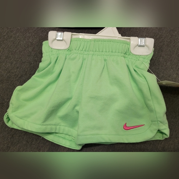 Infant girl short set, Nike, size 12 months, pink and green, new with tags - Picture 6 of 6